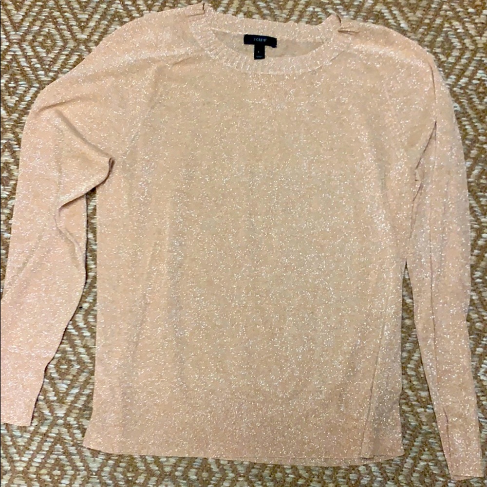 Light light top - shimmery - peachy pale color
